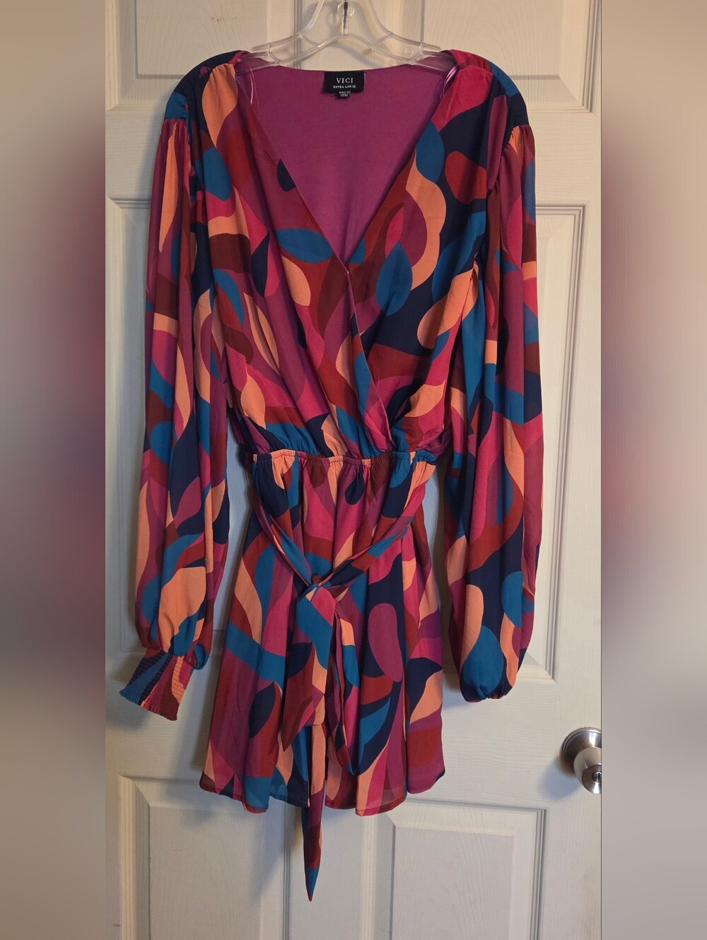 Vici abstract printed long-sleeve mini dress featuring a belted waist Size XL
